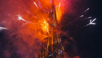 Дубай-2026: Как встретить Новый год среди фейерверков, дронов и толп с пауэрбанком