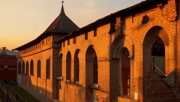 Тула обгоняет &laquo;Золотое кольцо&raquo;: майские 2025 с экономией до 50%