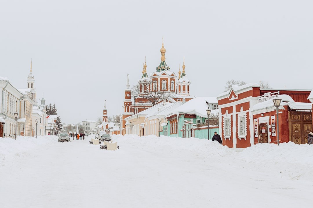Россияне сбежали от городской суеты: малые города в тренде на новогодние каникулы 2026! Россияне сбежали от городской суеты: малые города в тренде на новогодние каникулы 2026!