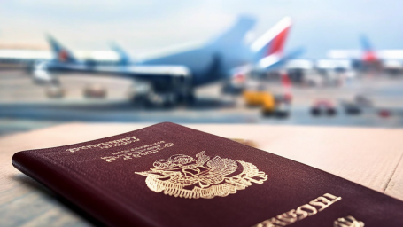 Забрали паспорт на границе: туристка не улетела из-за ошибки МВД Забрали паспорт на границе: туристка не улетела из-за ошибки МВД