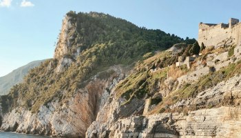 Крымские экскурсоводы остались без господдержки: вернуть надо 100 рублей, а выдали 6