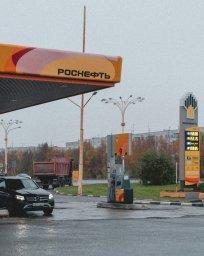 Канистра = уверенность: автотуристы в РФ снова в очереди за бензином Канистра = уверенность: автотуристы в РФ снова в очереди за бензином