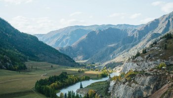 Премиум по-русски: почему в 2026-м все едут на Алтай и в Арктику