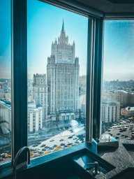 Москва дешевеет: отели скидывают цены, а Питер держит удар &mdash; разбор Profi.Travel