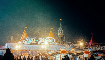 Москва заработала миллиарды на новогодних туристах: как город стал зимней сказкой