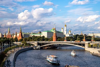 Москва летом 2026: 5 маршрутов для прогулок, сапов и дзена (по версии RUSSPASS)