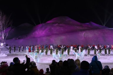 🎵 Лыжи в сторону! На Красной Поляне зажигают Михайлов, Краймбрери и Уральские пельмени 🎵 Лыжи в сторону! На Красной Поляне зажигают Михайлов, Краймбрери и Уральские пельмени
