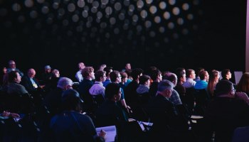 "Сломанные тренды" туризма: почему мы экономим на ужинах, но летим за впечатлениями