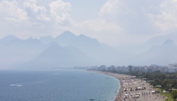 Абхазия набирает высоту: туры скупают, несмотря на пробки в Сочи