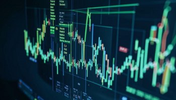 Доллар ниже 80 ₽: надолго ли хватит рублёвого счастья в 2025?
