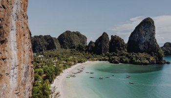 🏝️ Таиланд vs Вьетнам: Где провести новогодние каникулы-2025 со вкусом и без скуки?