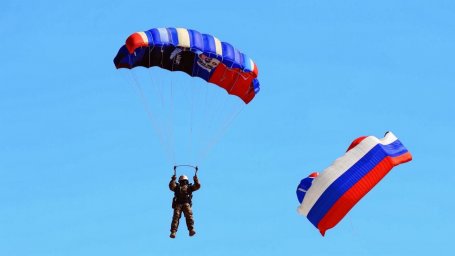 Ночной хаос: БПЛА атаковали аэропорты России, задержаны десятки рейсов Ночной хаос: БПЛА атаковали аэропорты России, задержаны десятки рейсов